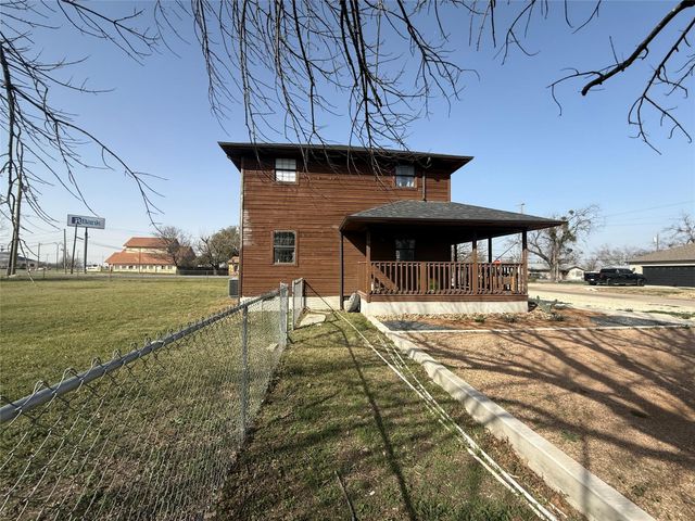 411 W Avenue K Ave, Jarrell, TX 76537