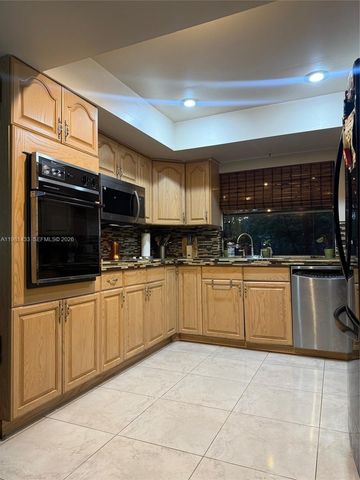 5119 SW 153rd Pl N, Miami, FL 33185