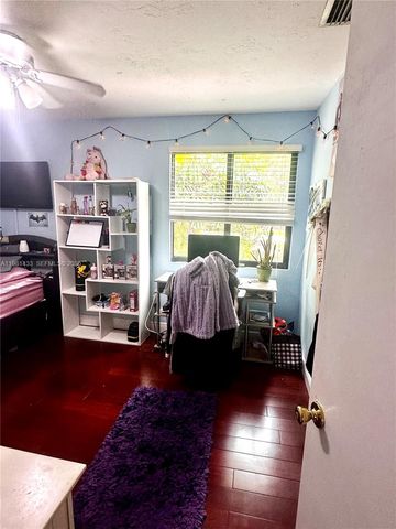 5119 SW 153rd Pl N, Miami, FL 33185