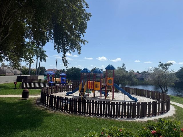 5119 SW 153rd Pl N, Miami, FL 33185