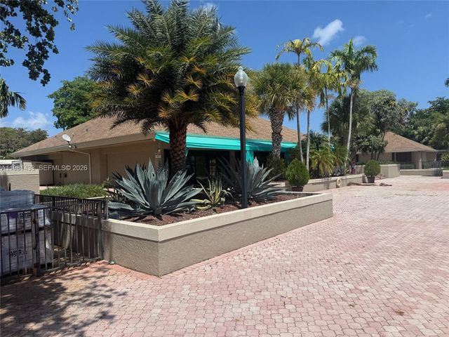 5119 SW 153rd Pl N, Miami, FL 33185