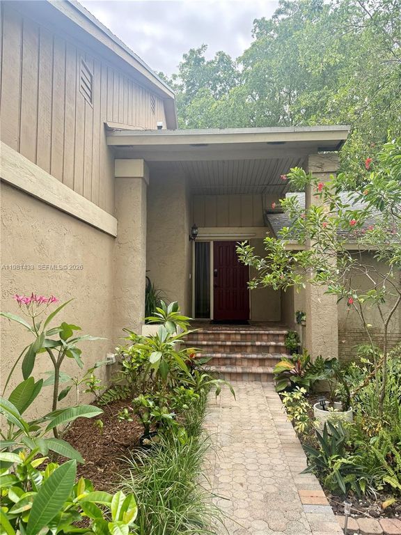 5119 SW 153rd Pl N, Miami, FL 33185