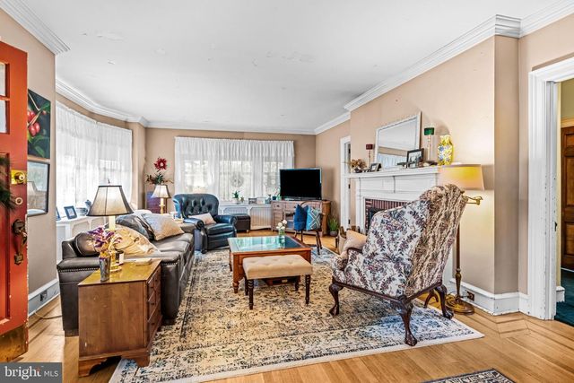 233 E KINGS HWY, Audubon, NJ 08106