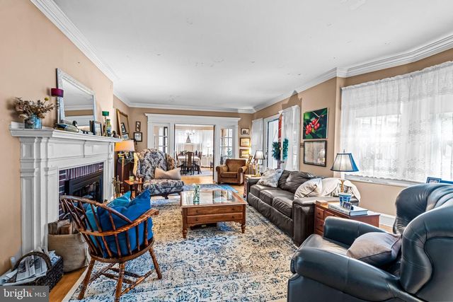 233 E KINGS HWY, Audubon, NJ 08106