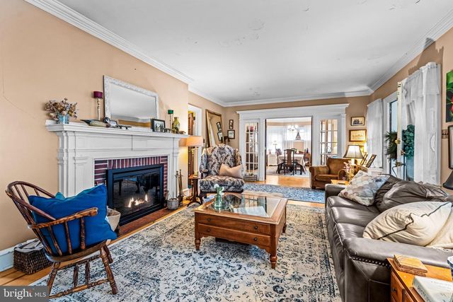 233 E KINGS HWY, Audubon, NJ 08106