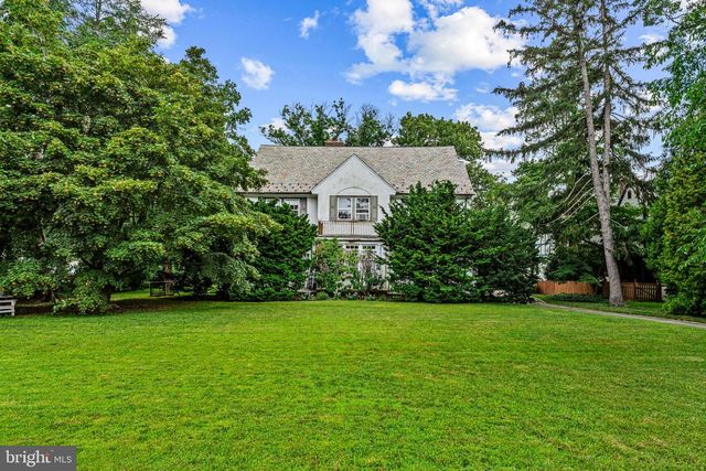 233 E KINGS HWY, Audubon, NJ 08106