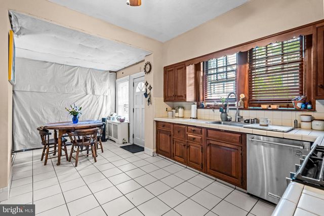 233 E KINGS HWY, Audubon, NJ 08106