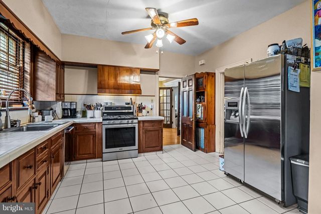 233 E KINGS HWY, Audubon, NJ 08106