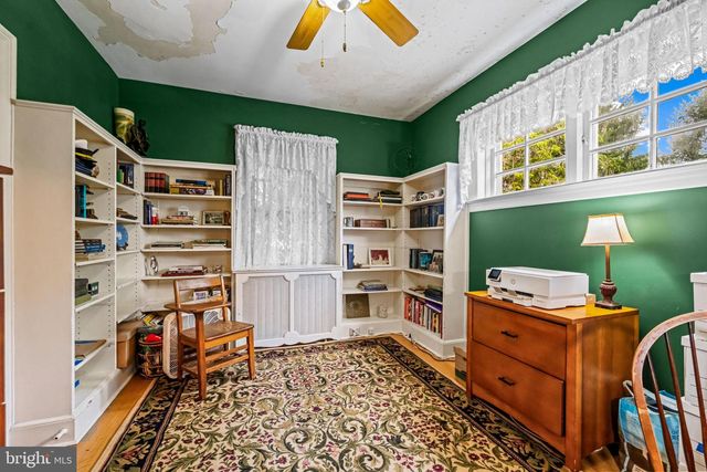 233 E KINGS HWY, Audubon, NJ 08106