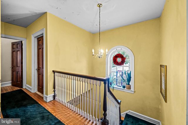 233 E KINGS HWY, Audubon, NJ 08106