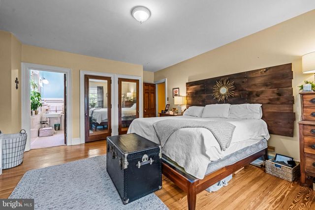 233 E KINGS HWY, Audubon, NJ 08106