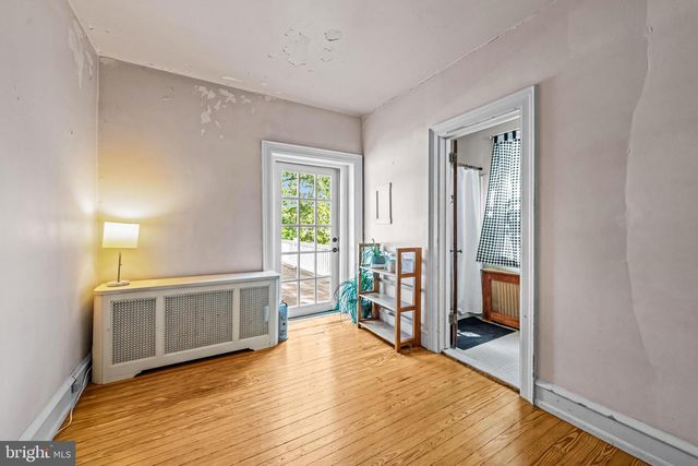 233 E KINGS HWY, Audubon, NJ 08106