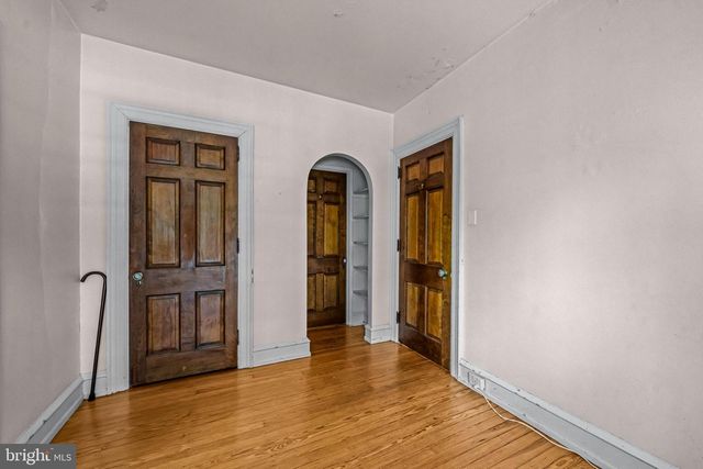 233 E KINGS HWY, Audubon, NJ 08106