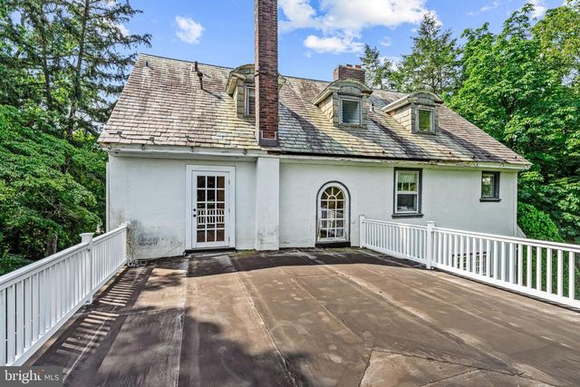 233 E KINGS HWY, Audubon, NJ 08106