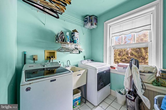 233 E KINGS HWY, Audubon, NJ 08106