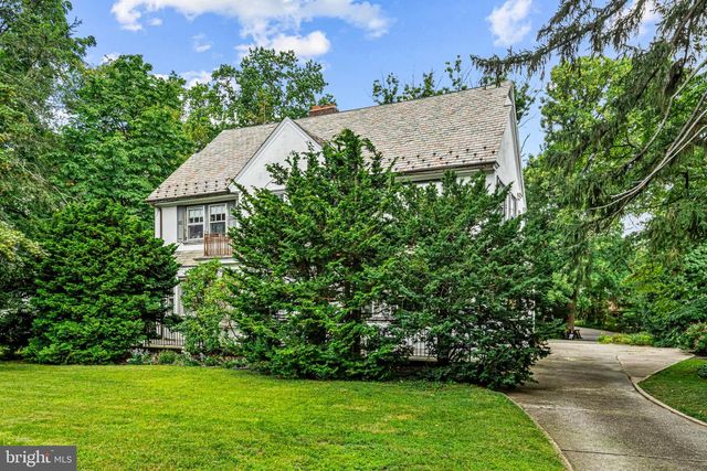 233 E KINGS HWY, Audubon, NJ 08106