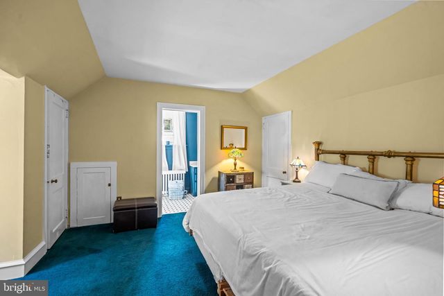 233 E KINGS HWY, Audubon, NJ 08106