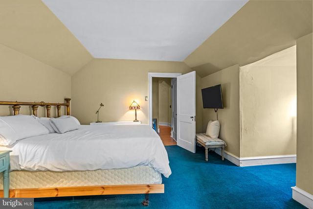 233 E KINGS HWY, Audubon, NJ 08106