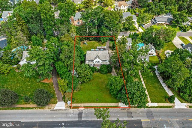 233 E KINGS HWY, Audubon, NJ 08106