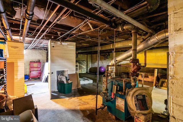 233 E KINGS HWY, Audubon, NJ 08106