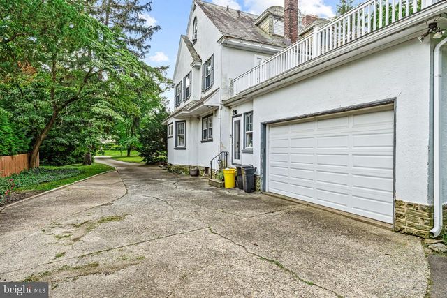 233 E KINGS HWY, Audubon, NJ 08106