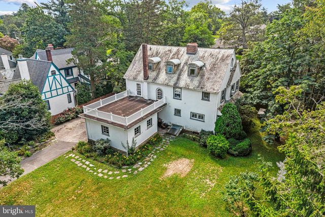 233 E KINGS HWY, Audubon, NJ 08106