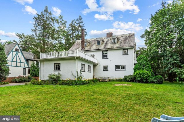 233 E KINGS HWY, Audubon, NJ 08106