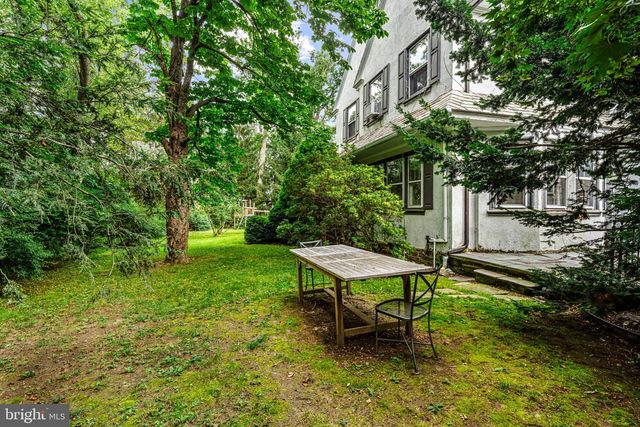 233 E KINGS HWY, Audubon, NJ 08106