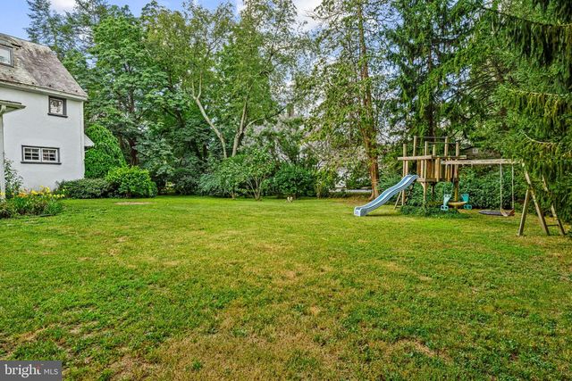 233 E KINGS HWY, Audubon, NJ 08106