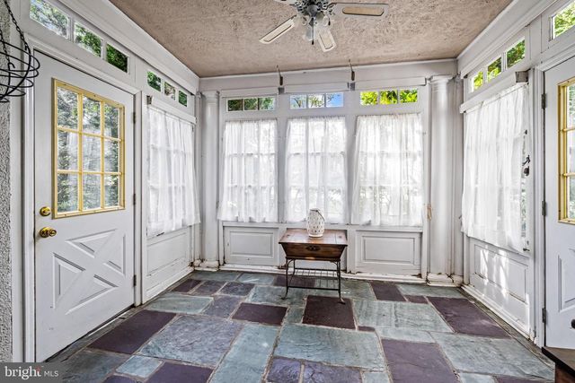 233 E KINGS HWY, Audubon, NJ 08106