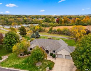 623 COUNTRY CLUB Lane, Pekin, IL 61554