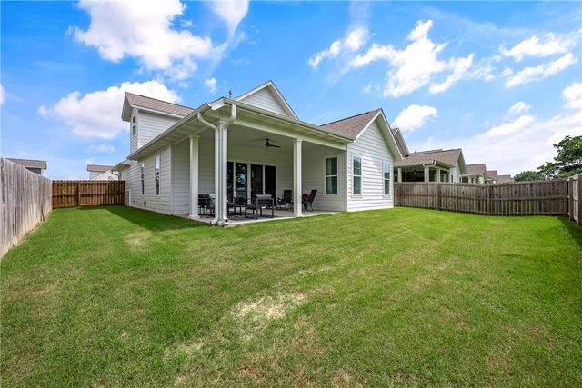 1810 W Saddlebrook Lane, Rogers, AR 72758