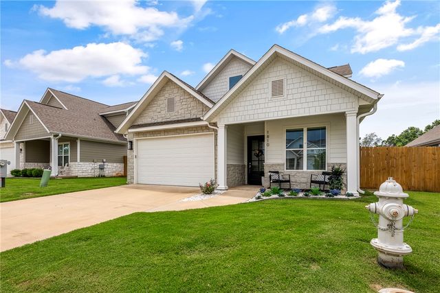 1810 W Saddlebrook Lane, Rogers, AR 72758