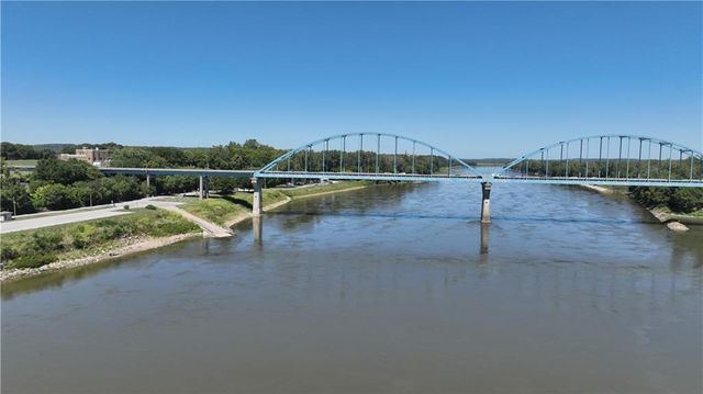 309 N Esplanade Street, Leavenworth, KS 66048