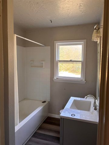 1109 NW Andrews Ave, Lawton, OK 73507