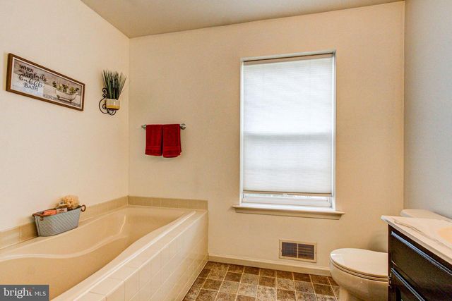 1120 BERKLEY AVE, Quakertown, PA 18951