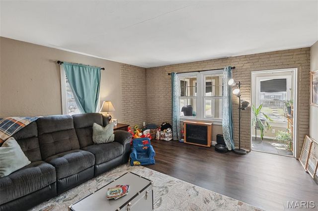 1218 Douglas Street, Alton, IL 62002