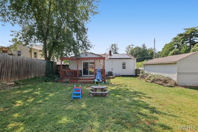 1218 Douglas Street, Alton, IL 62002