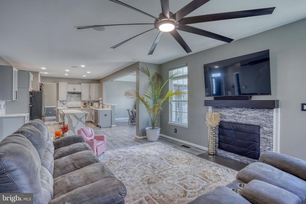 Image 10 of property listing at 204 MAGNOLIA DR, Elkton, MD 21921