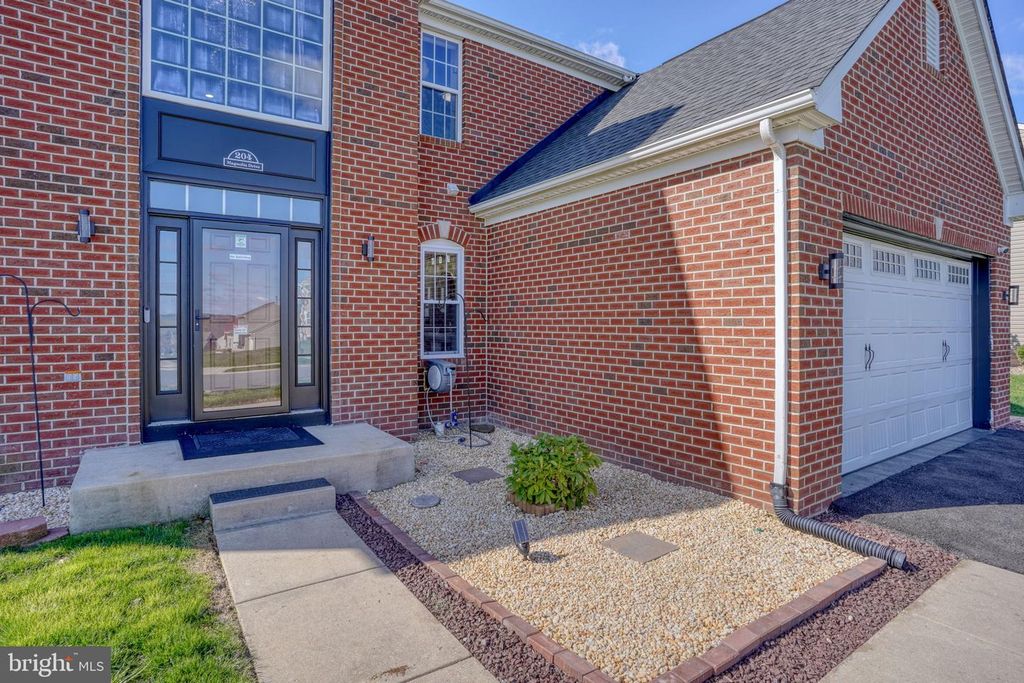 Image 3 of property listing at 204 MAGNOLIA DR, Elkton, MD 21921