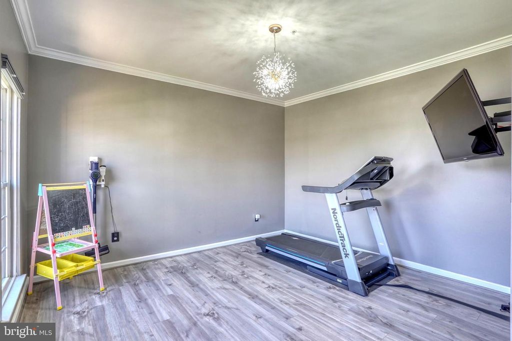 Image 6 of property listing at 204 MAGNOLIA DR, Elkton, MD 21921