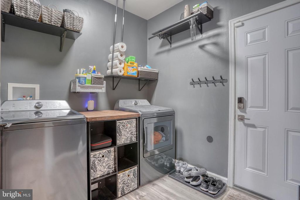 Image 9 of property listing at 204 MAGNOLIA DR, Elkton, MD 21921