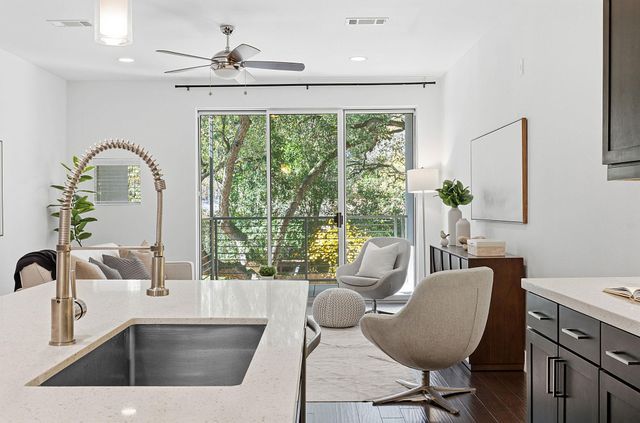 2002 Glen Allen ST 104, Austin, TX 78704