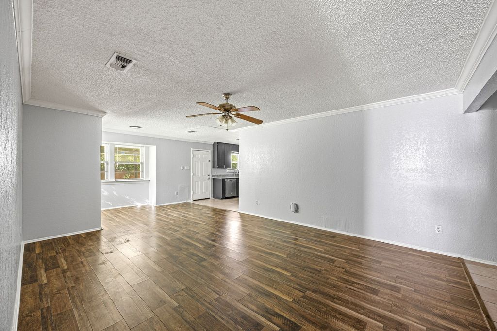 606 Circleview Drive, Mansfield, TX 76063
