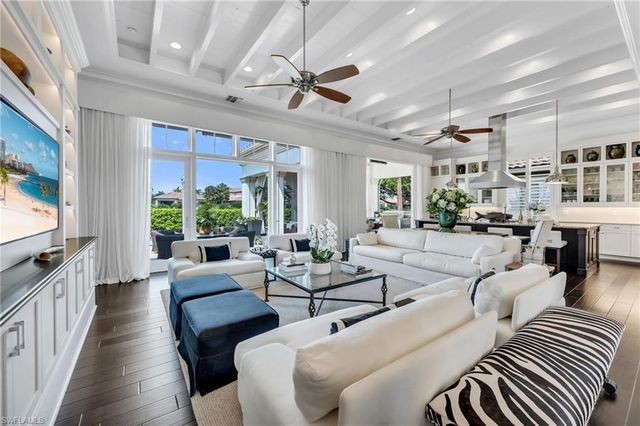 2157 Asti CT, Naples, FL 34105