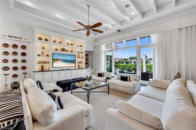 2157 Asti CT, Naples, FL 34105