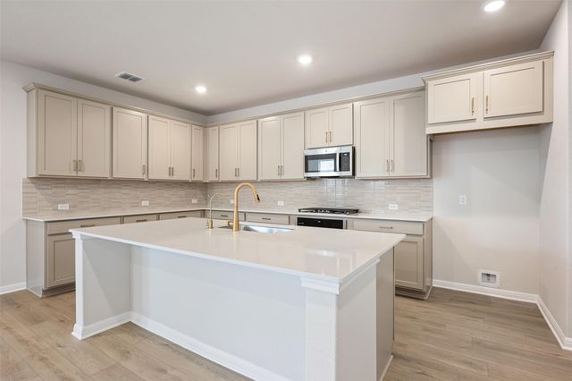 231 Ranier WAY, Dripping Springs, TX 78620