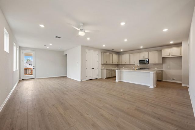 231 Ranier WAY, Dripping Springs, TX 78620