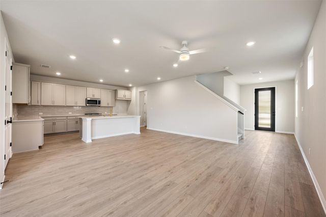 231 Ranier WAY, Dripping Springs, TX 78620