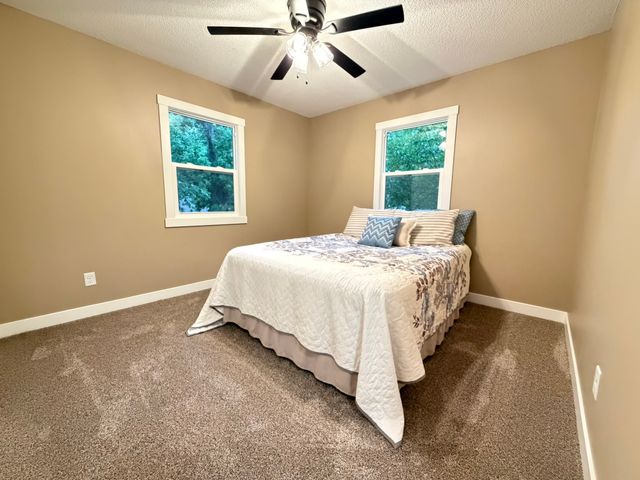 8304 Airline Avenue, Urbandale, IA 50322
